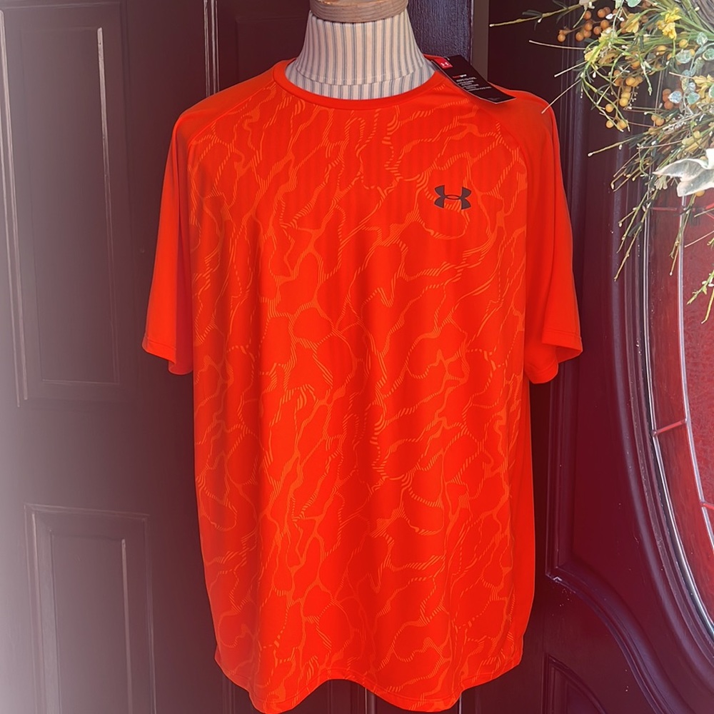 NWT Under Armour athletic t-shirt Size XL